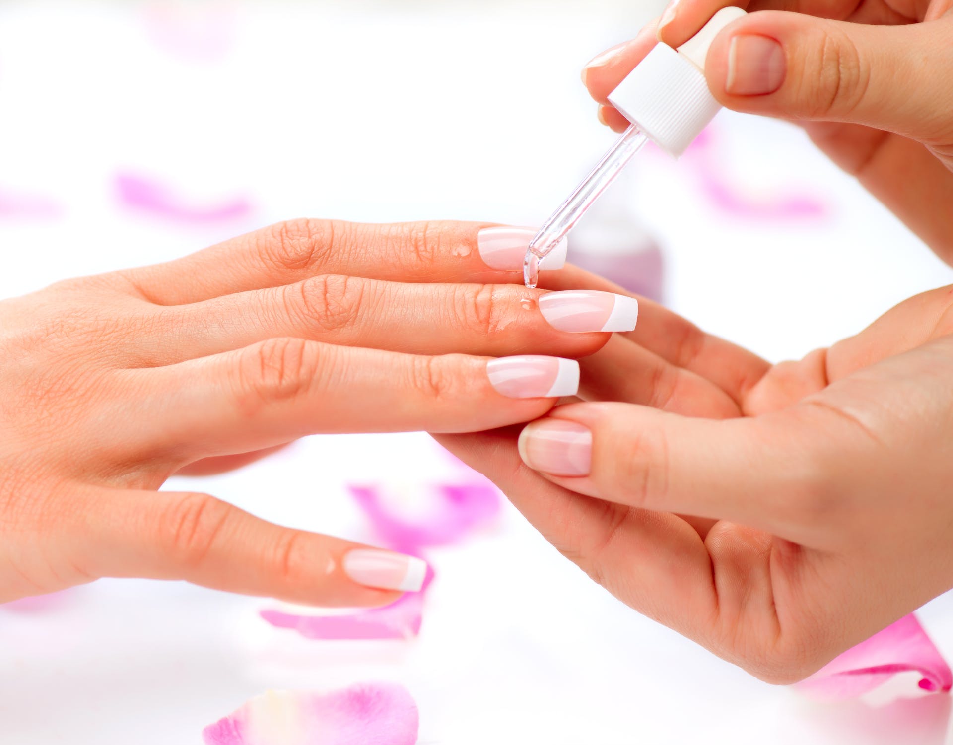 How to care for nails during winter